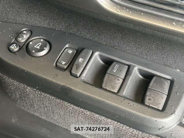 Honda N BOX CUSTOM 2026-03 6752591-12