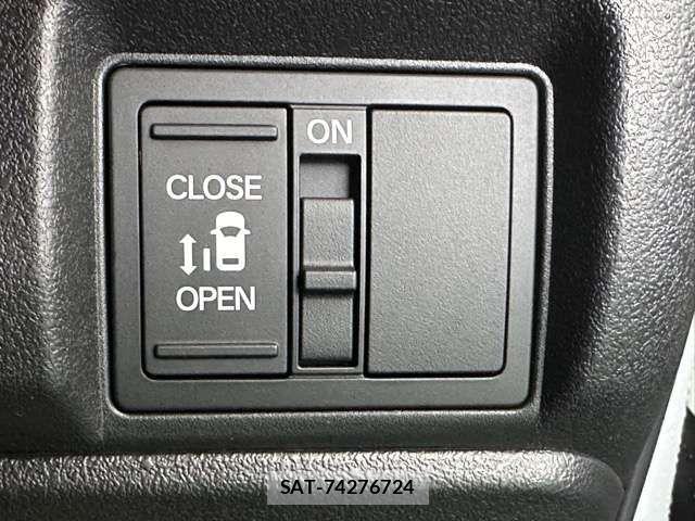 Honda N BOX CUSTOM 2026-03 6752591-13