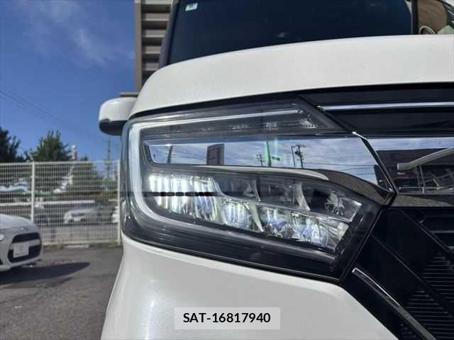 Honda N BOX CUSTOM 2018-08 6752618-11