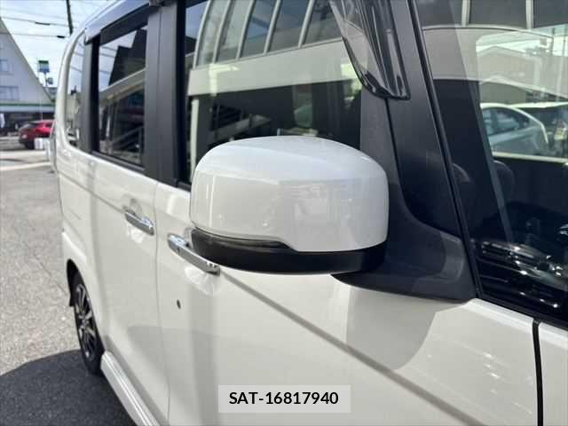 Honda N BOX CUSTOM 2018-08 6752618-23