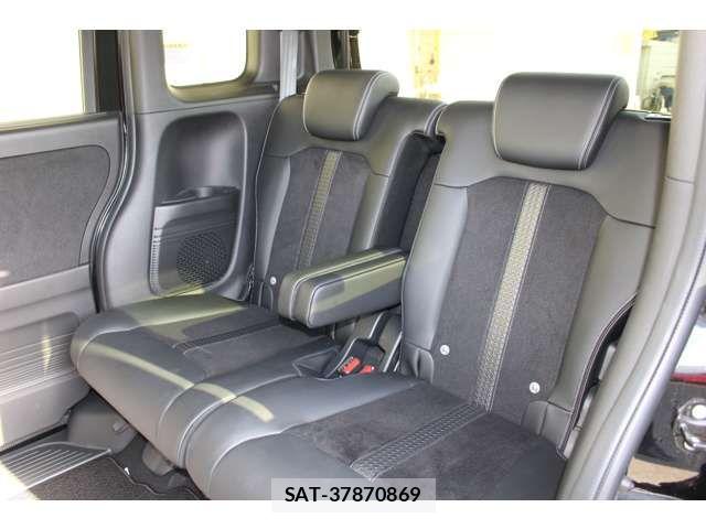 Honda N BOX CUSTOM 2022-08 6752595-12
