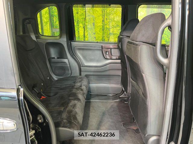 Honda N BOX CUSTOM 2019-03 6752607-8