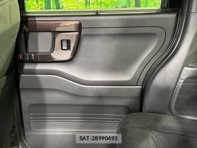 Honda N BOX CUSTOM 2019-11 6816186-12