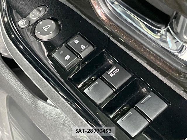 Honda N BOX CUSTOM 2019-11 6816186-16