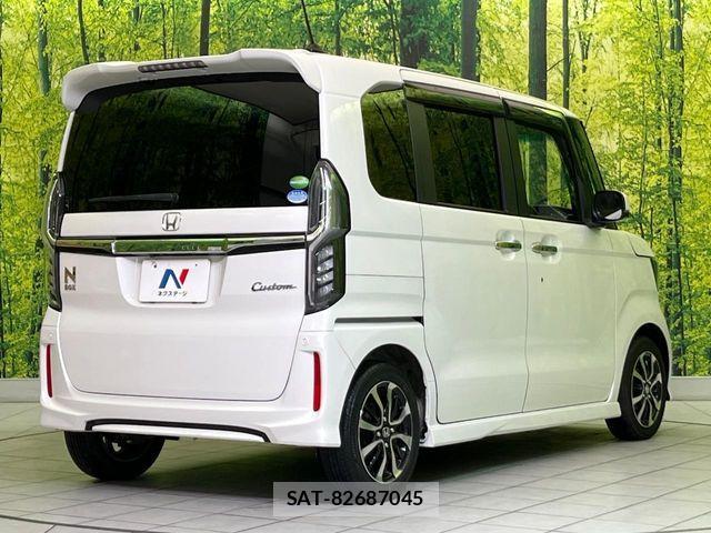 Honda N BOX CUSTOM 2019-06 6816177-16