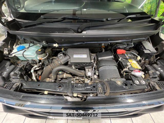 Honda N BOX CUSTOM 2019-04 6816194-16