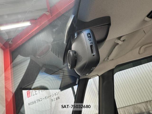 Honda N BOX CUSTOM 2016-11 6816216-27