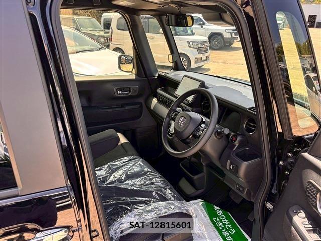 Honda N BOX CUSTOM 2024-09 6816170-17