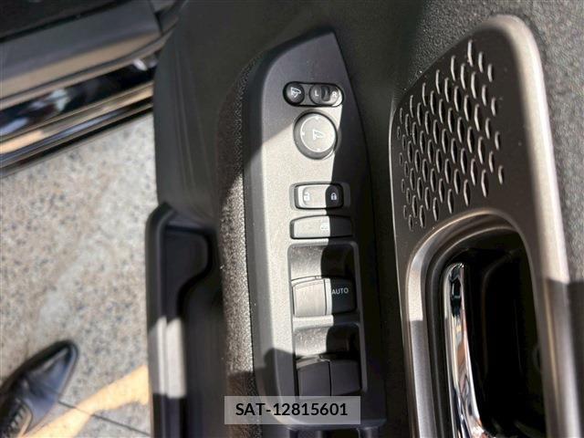 Honda N BOX CUSTOM 2024-09 6816170-18