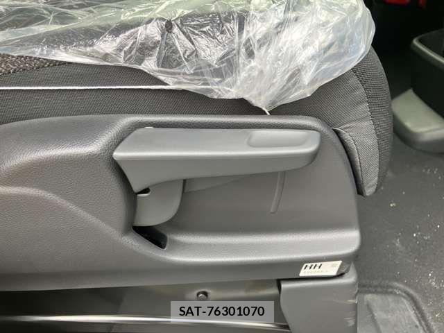 Honda N BOX CUSTOM 2025-09 6910002-19