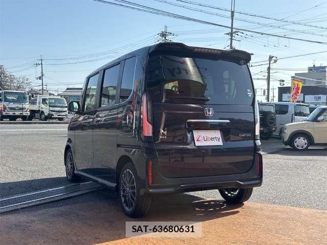 Honda N BOX CUSTOM 2023-10 6910042-11