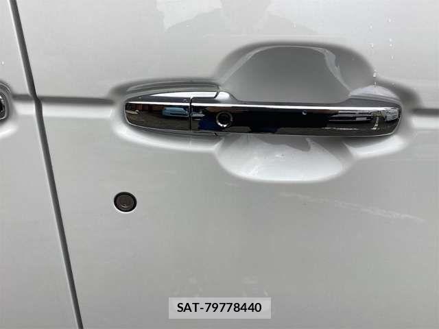 Honda N BOX CUSTOM 2026-03 6909989-12