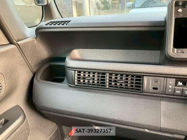 Honda N BOX CUSTOM 2026-01 6909920-19