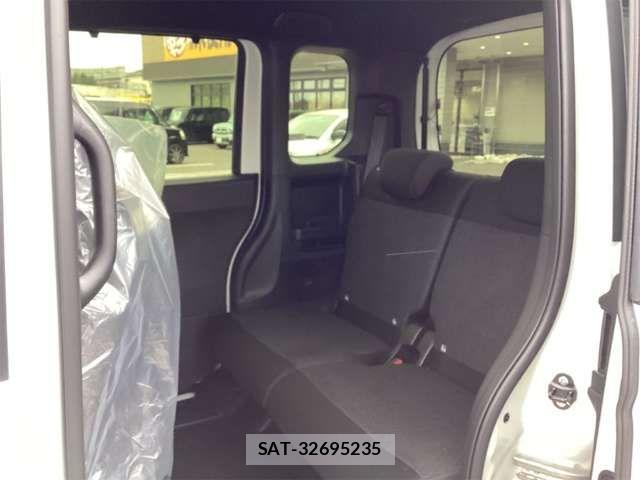 Honda N BOX CUSTOM 2026-01 6909915-18