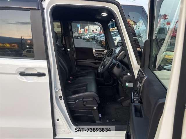 Honda N BOX CUSTOM 2022-06 6910046-15