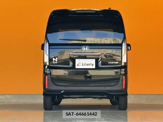 Honda N BOX CUSTOM 2026-02 6909982-9