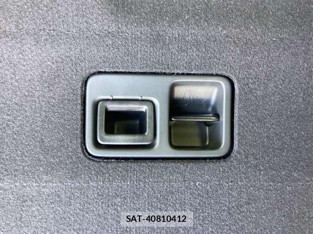 Honda N BOX CUSTOM 2026-03 6909992-18
