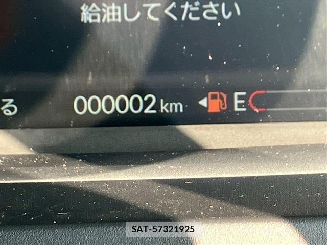 Honda N BOX CUSTOM 2025-12 6909949-28