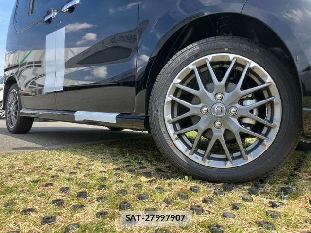 Honda N BOX CUSTOM 2025-11 6909912-15