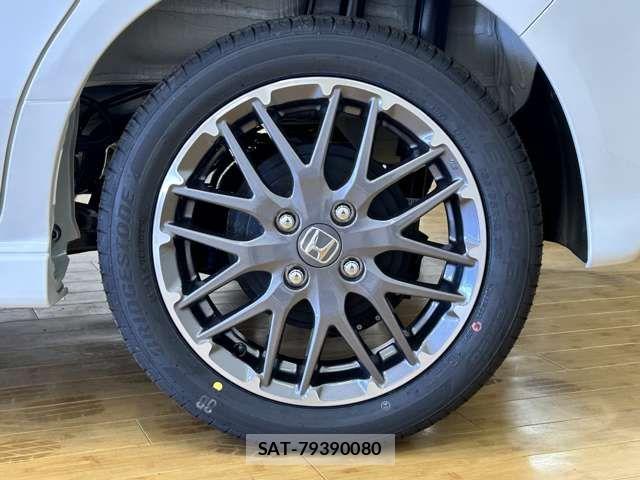 Honda N BOX CUSTOM 2026-02 6909888-15