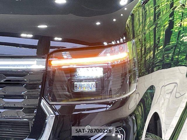 Honda N BOX CUSTOM 2025-12 6996187-11