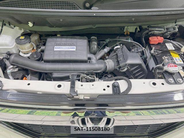 Honda N BOX CUSTOM 2018-02 6996219-17