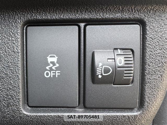 Honda N BOX CUSTOM 2024-05 7021042-13