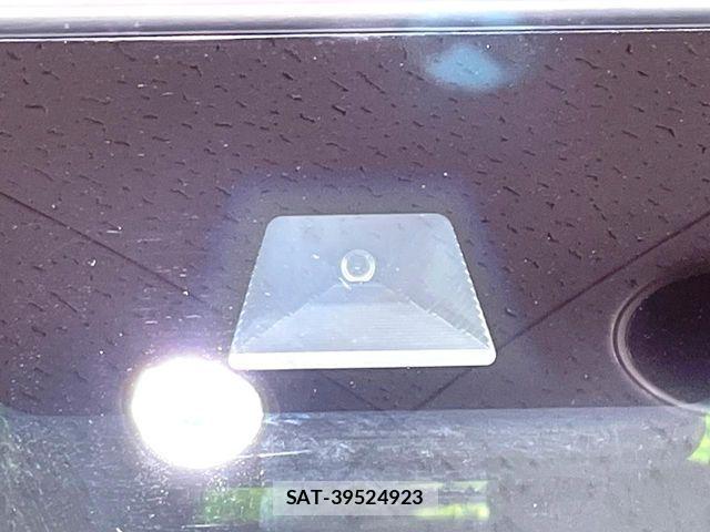 Honda N BOX CUSTOM 2018-02 7021038-6