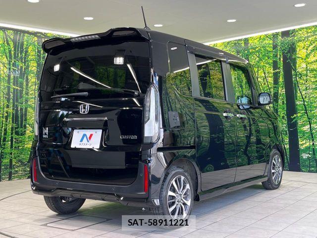 Honda N BOX CUSTOM 2024-06 7059883-16