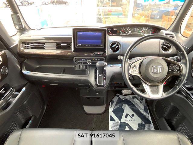 Honda N BOX CUSTOM 2018-02 7059905-1