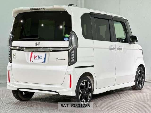 Honda N BOX CUSTOM 2019-04 7059891-4