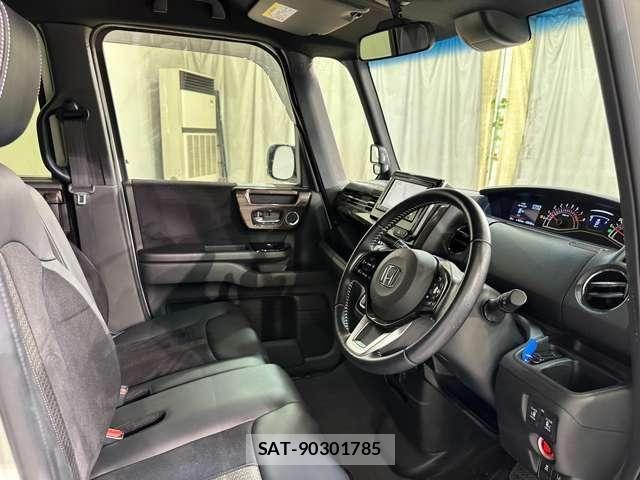 Honda N BOX CUSTOM 2019-04 7059891-8