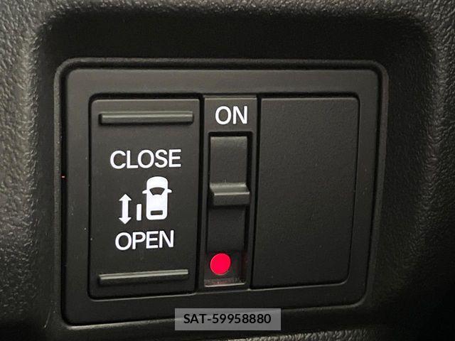 Honda N BOX CUSTOM 2023-11 7059874-6