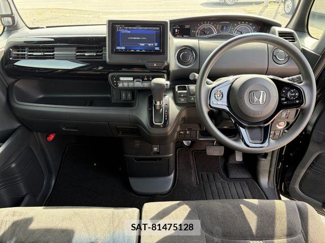 Honda N BOX CUSTOM 2022-04 7059888-13
