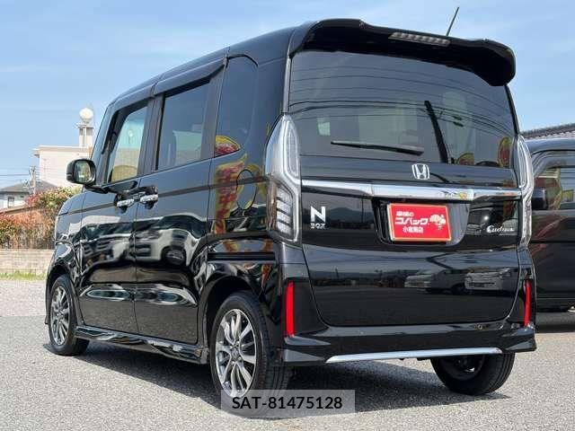 Honda N BOX CUSTOM 2022-04 7059888-7