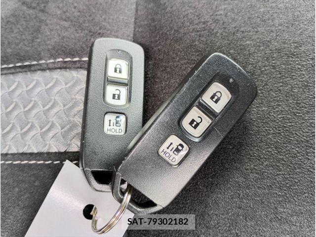 Honda N BOX CUSTOM 2022-05 7059896-28