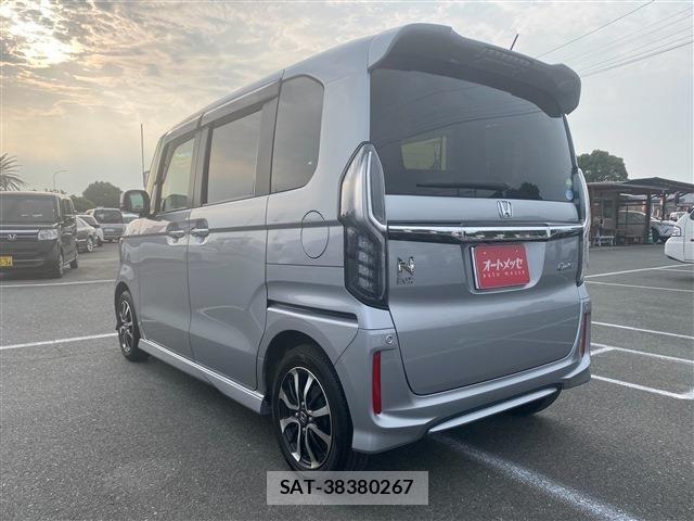 Honda N BOX CUSTOM 2019-05 7059894-7