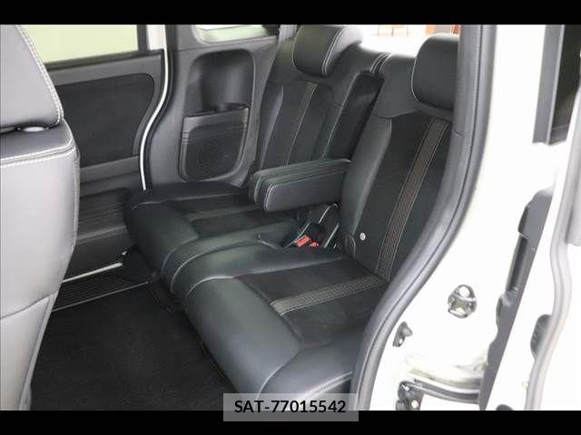 Honda N BOX CUSTOM 2020-10 7059886-12