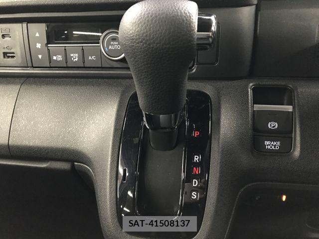 Honda N BOX CUSTOM 2024-08 7059867-18
