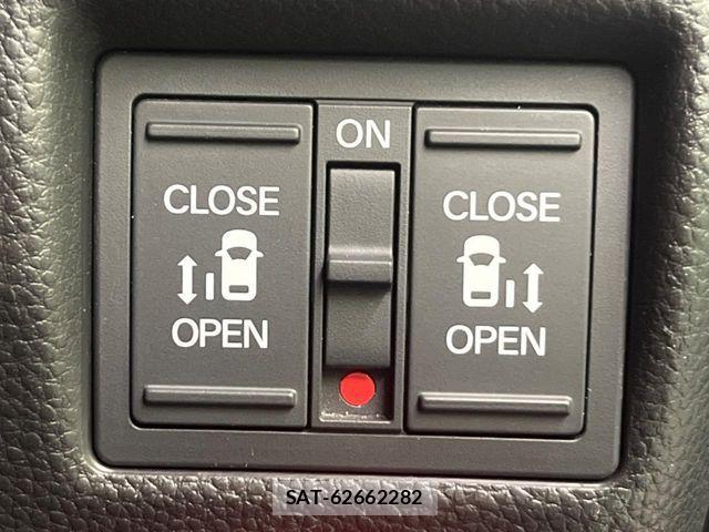 Honda N BOX CUSTOM 2018-01 7217308-2