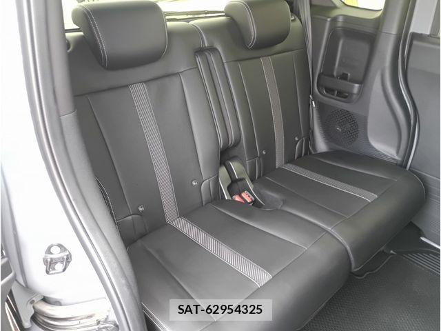 Honda N BOX CUSTOM 2023-12 7222676-15