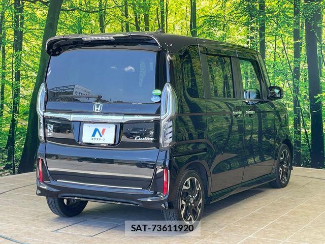 Honda N BOX CUSTOM 2018-06 7222594-17