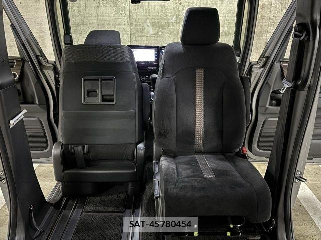Honda N BOX CUSTOM 2019-06 7222615-16