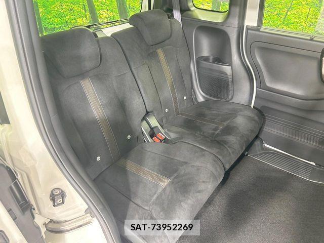 Honda N BOX CUSTOM 2018-01 7222587-8