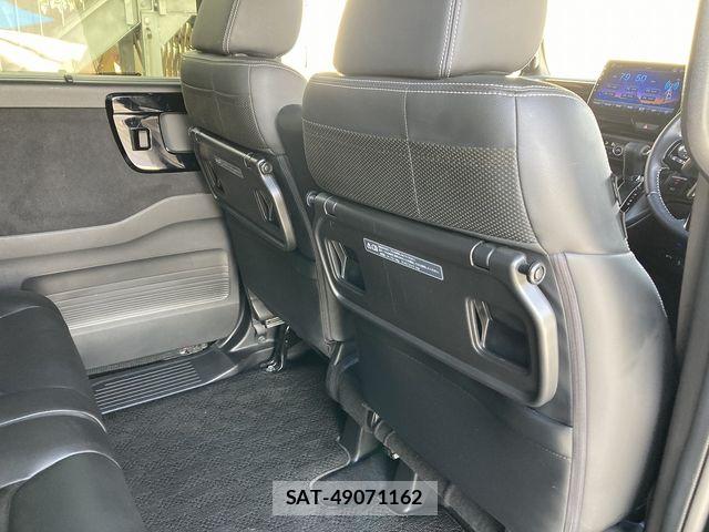 Honda N BOX CUSTOM 2023-04 7222673-18