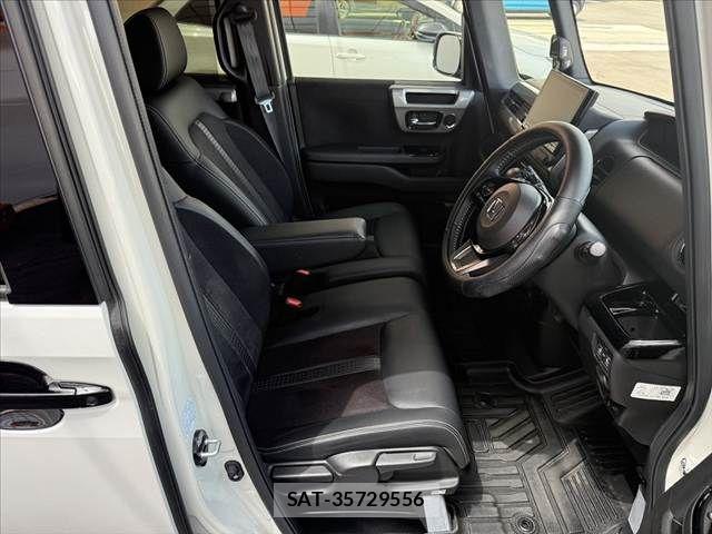 Honda N BOX CUSTOM 2023-09 7222674-15
