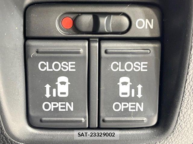 Honda N BOX CUSTOM 2017-03 7222574-2