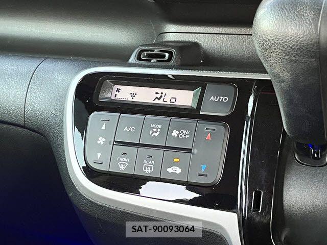 Honda N BOX CUSTOM 2015-09 7222558-14