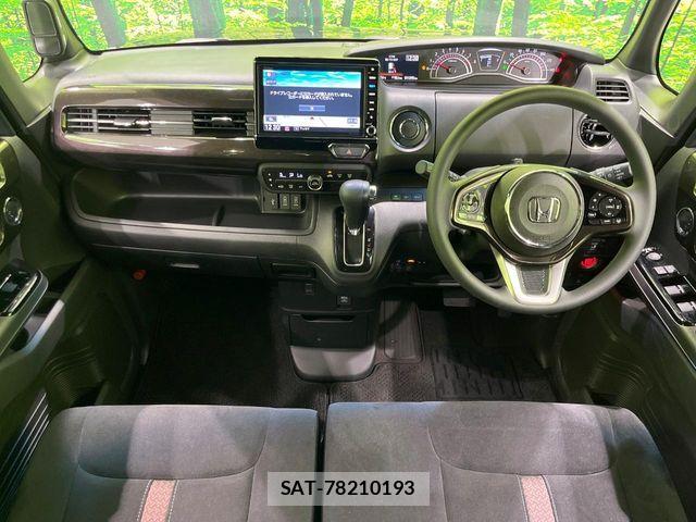 Honda N BOX CUSTOM 2018-02 7215786-1