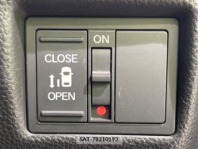 Honda N BOX CUSTOM 2018-02 7215786-5